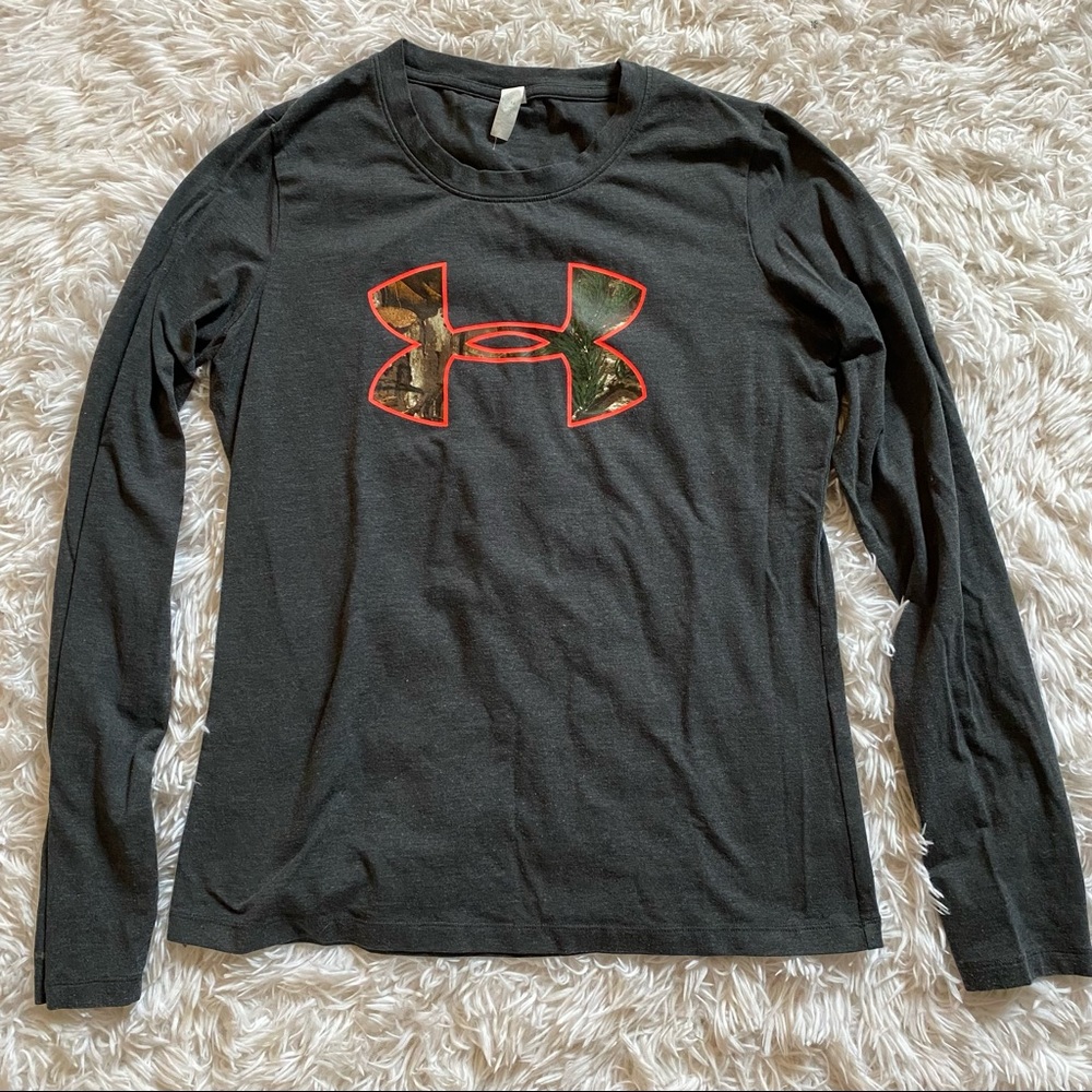 2/$20 UNDER ARMOUR Grey Longsleeve Tee with Unique Logo